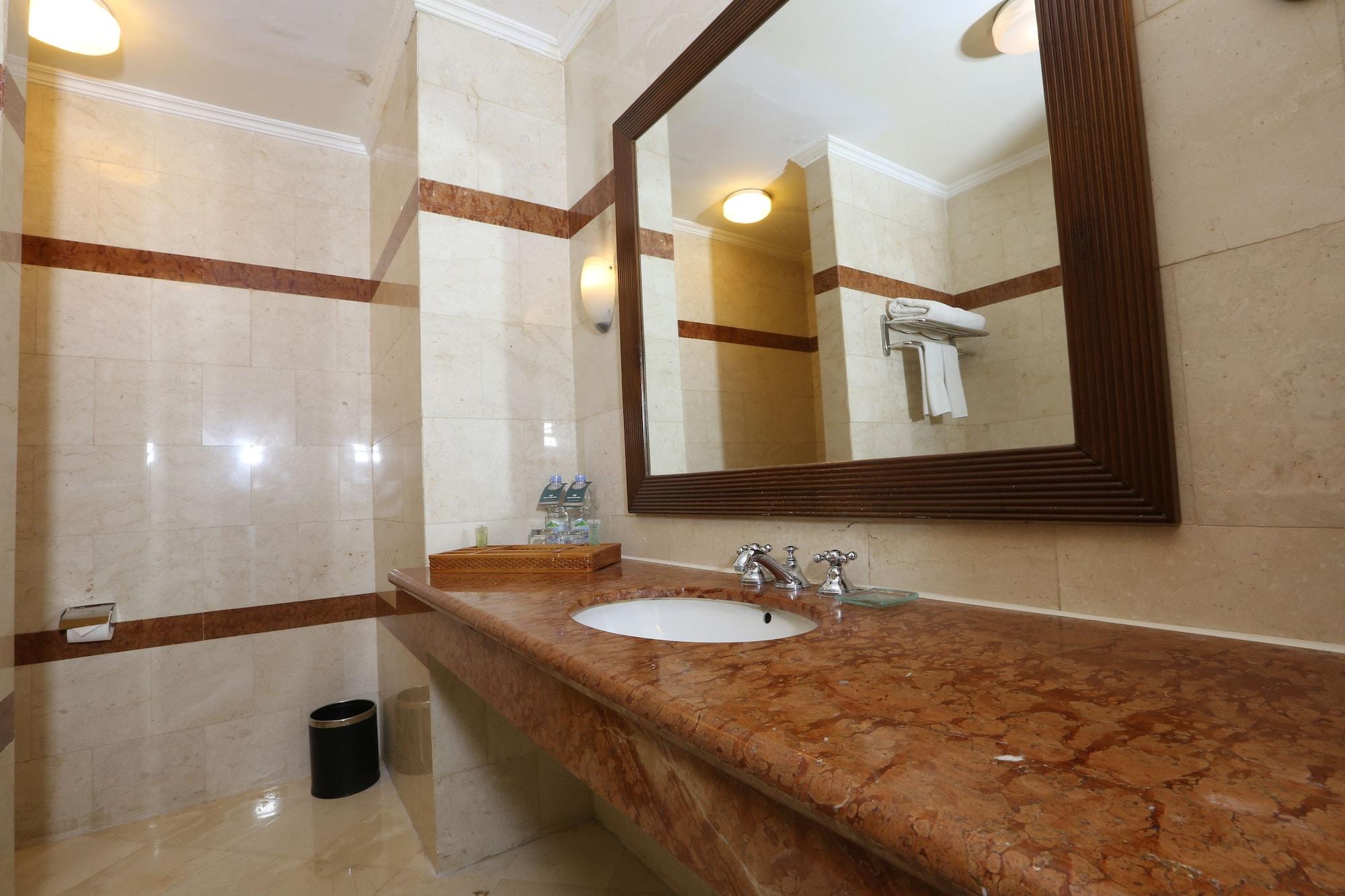 Hotel Santika 坤甸 外观 照片