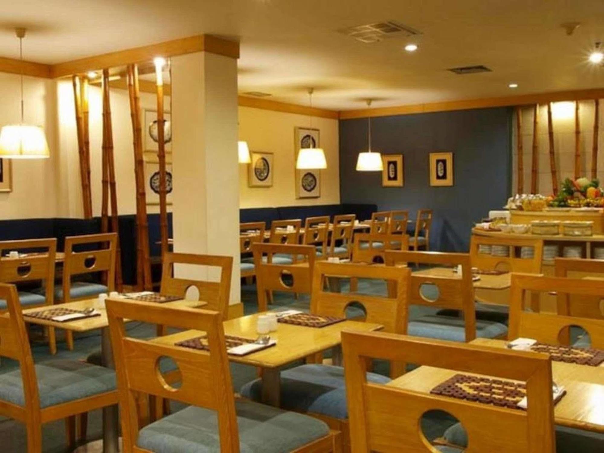 Hotel Santika 坤甸 外观 照片