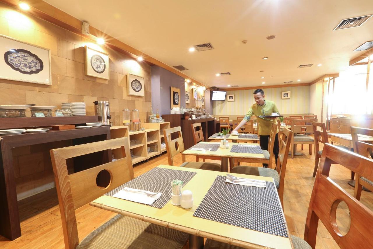 Hotel Santika 坤甸 外观 照片